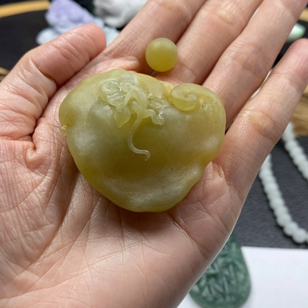 江***定制翡翠未镶嵌如意