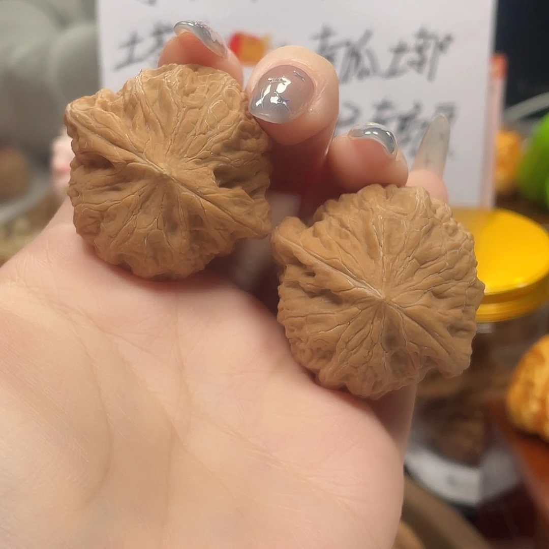 桃核吊坠41尺铁锤妹妹