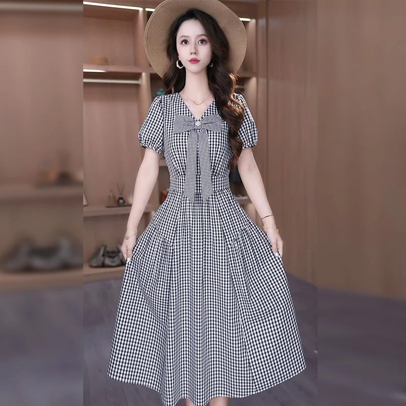 新款优雅新款气质时尚大气休闲收腰连衣裙26700