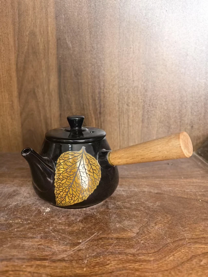 B516景德镇制陶瓷侧把壶一件