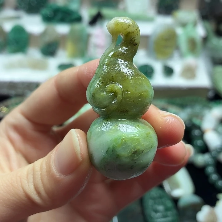 独山玉未镶嵌吊坠