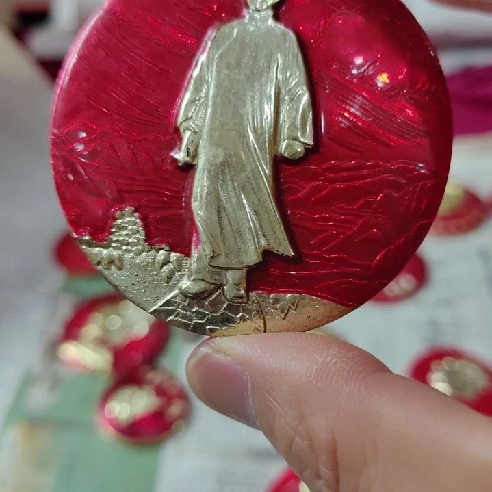 心***花其他普通金属纪念章