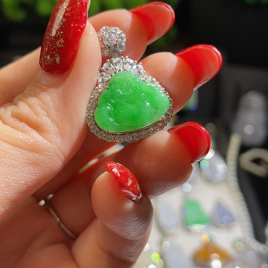 翡翠颈饰银S925镶嵌天然翡翠