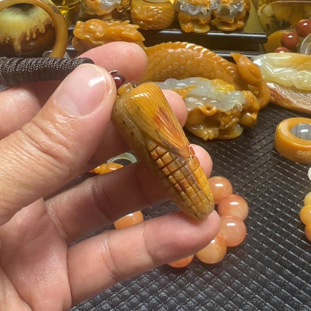 石英质玉未镶嵌颈饰