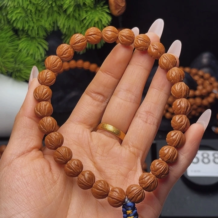 龙纹桃核玉龙脊10