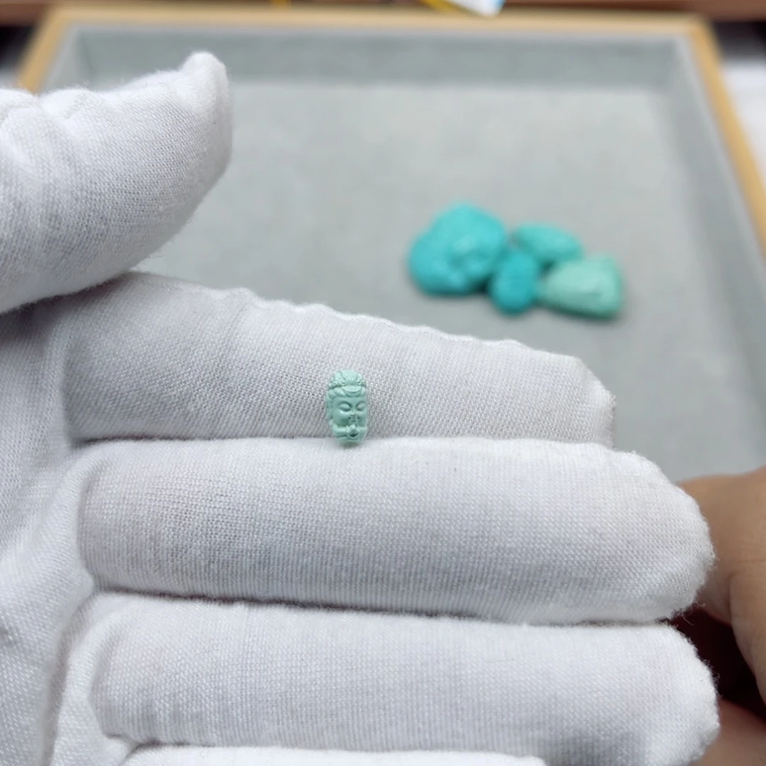 绿松石未镶嵌挂件