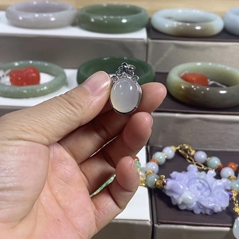 银S925镶嵌蛇纹石玉颈饰