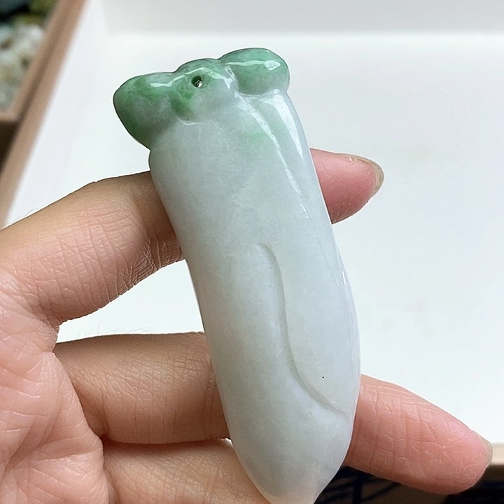 翡翠未镶嵌颈饰天然翡翠43
