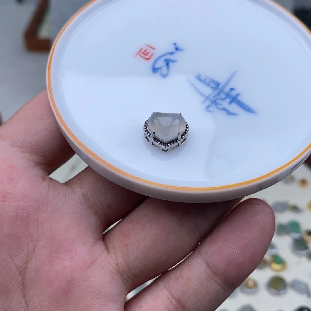 翡翠散珠爱心潘有包容