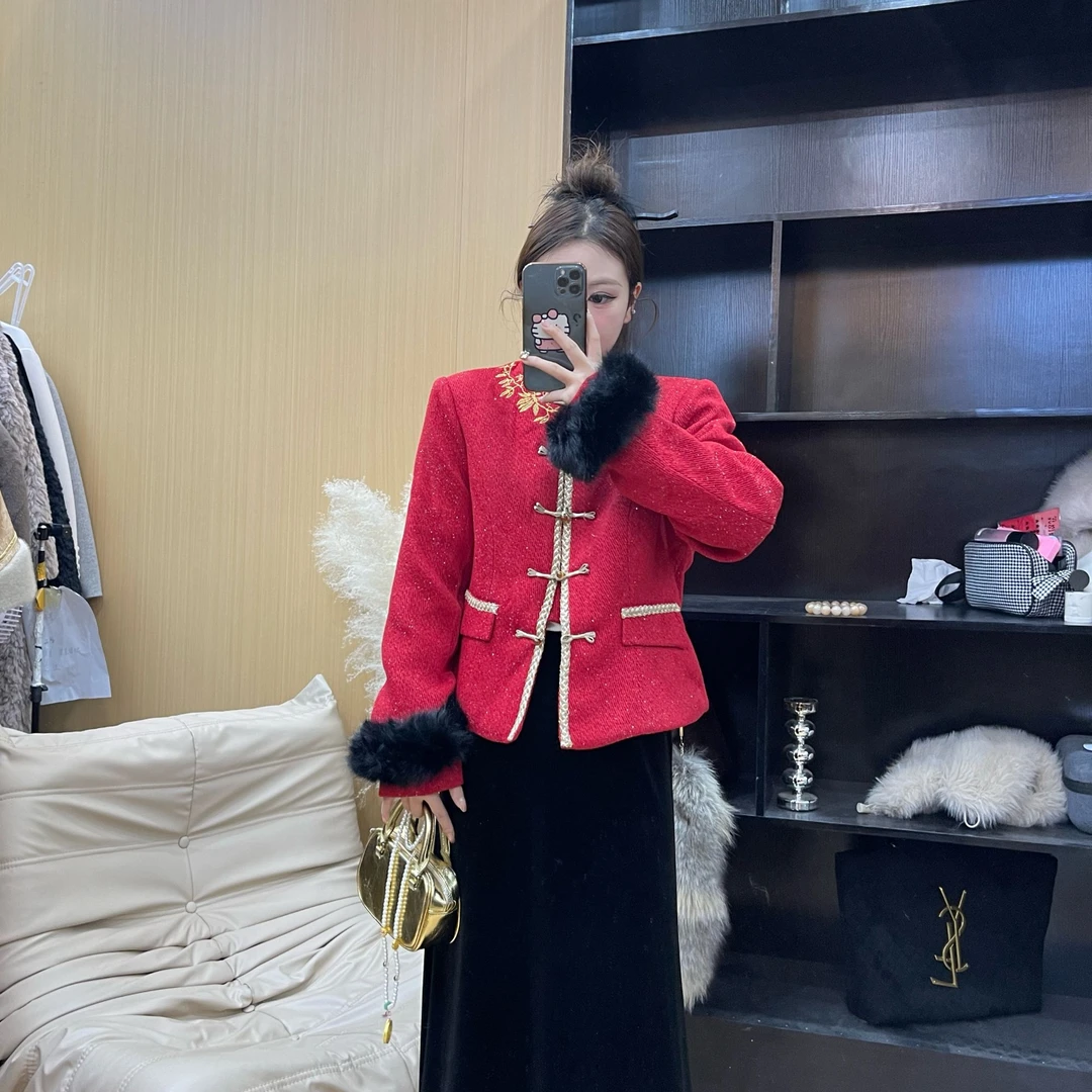 新中式国风红色加棉小香风毛呢女冬季高级感过年战袍