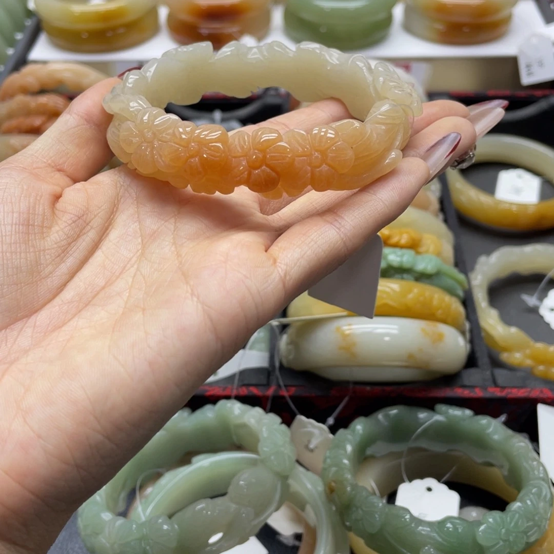 石英质玉手镯未镶嵌霁*