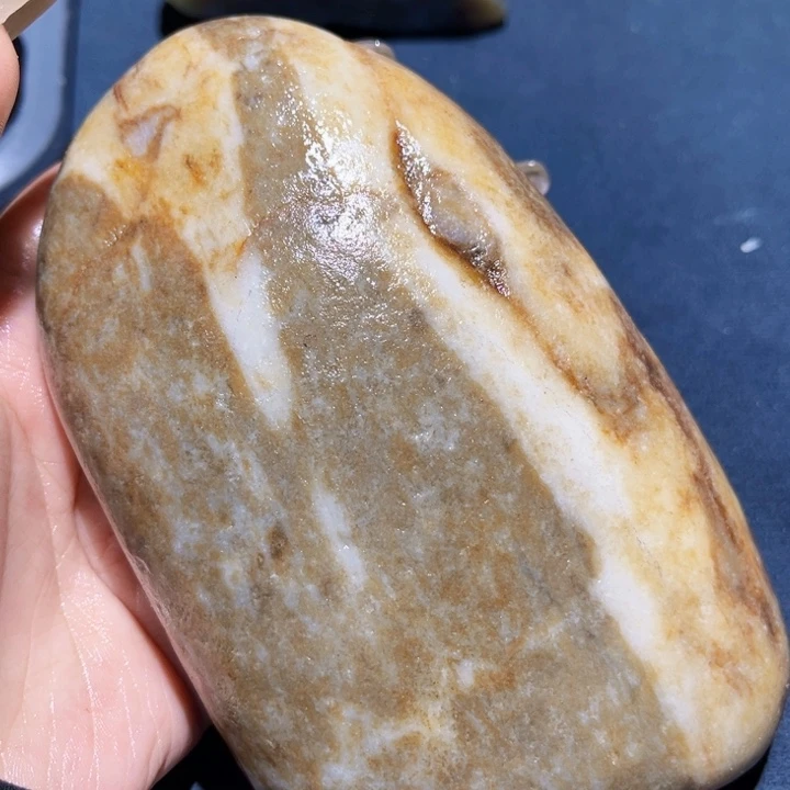 和田玉（糖玉）未镶嵌珠宝奇石
