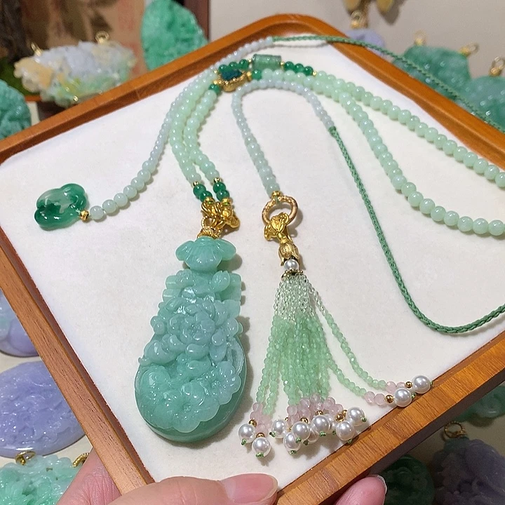 翡翠未镶嵌颈饰翡翠吊坠