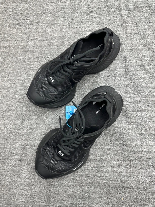 99新 Balenciaga/巴黎世家 41 巴黎世家circuit跑鞋 黑色