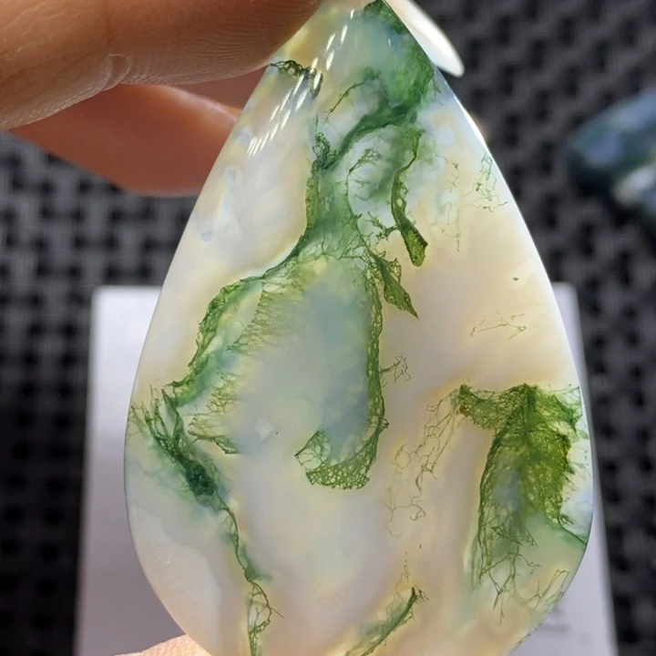 未镶嵌颈饰玛瑙/玉髓小*