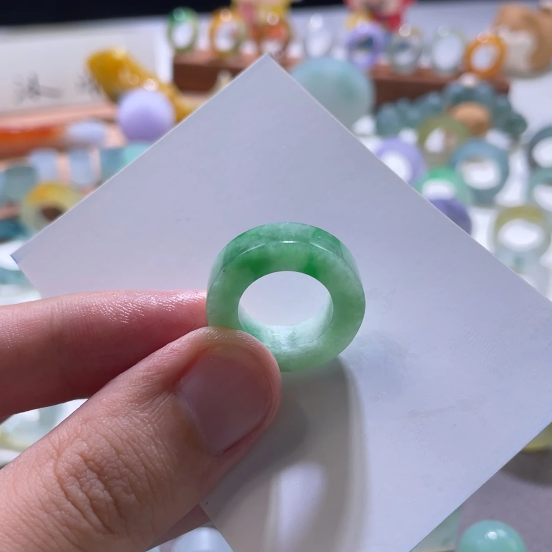 定制翡翠未镶嵌阳绿