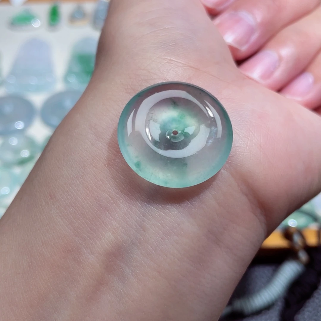 翡翠未镶嵌颈饰扣子