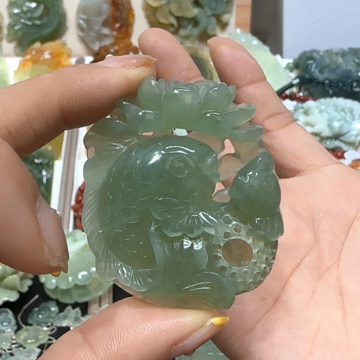 蛇纹石玉未镶嵌吊坠