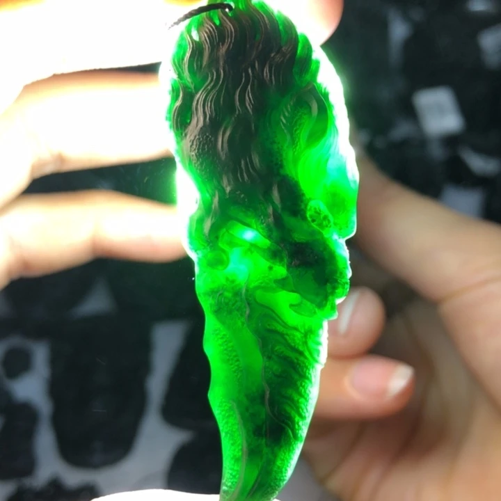 定制翡翠未镶嵌龙牙