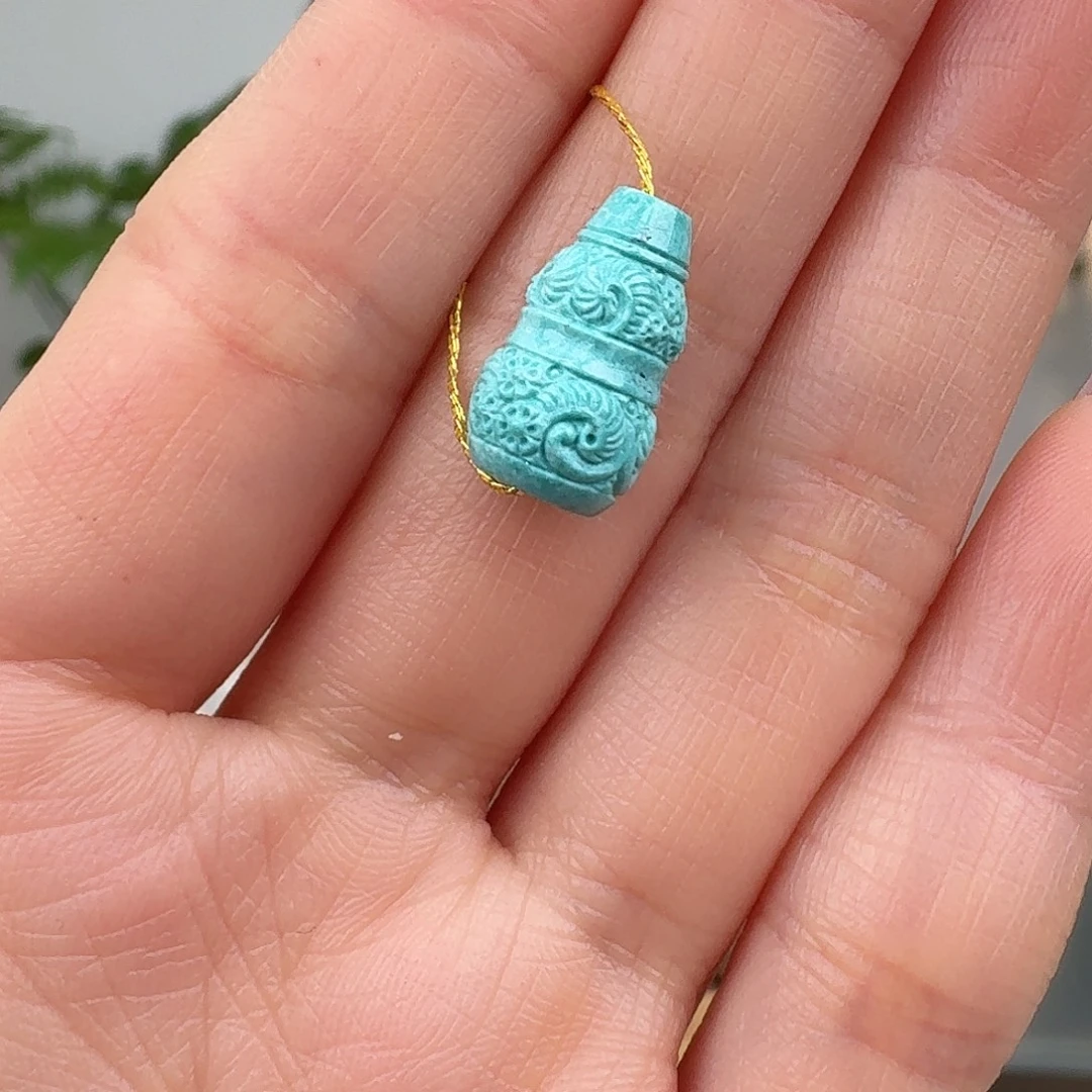 绿松石未镶嵌挂件