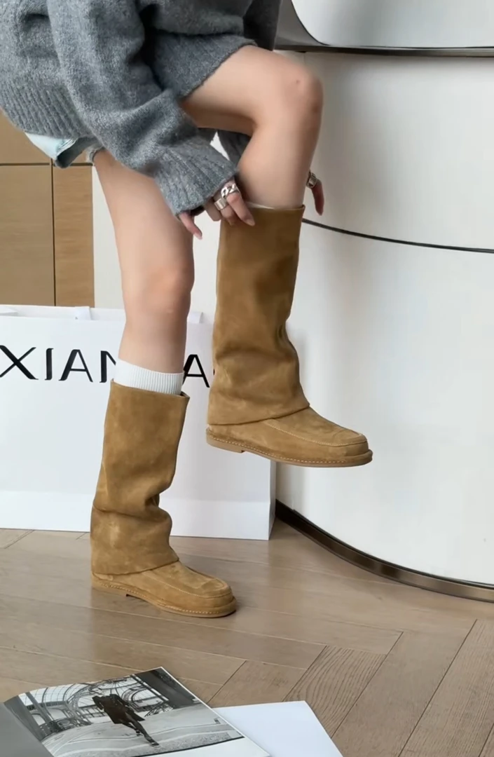 萝茜妮嫚早秋新款高丝光牛皮圆头城市机能风百搭内增高女士马丁靴