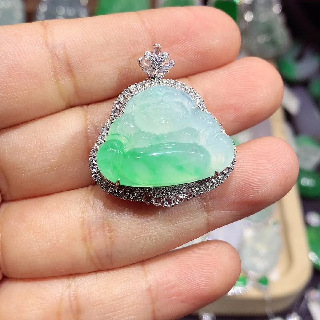 翡翠18K金镶嵌颈饰