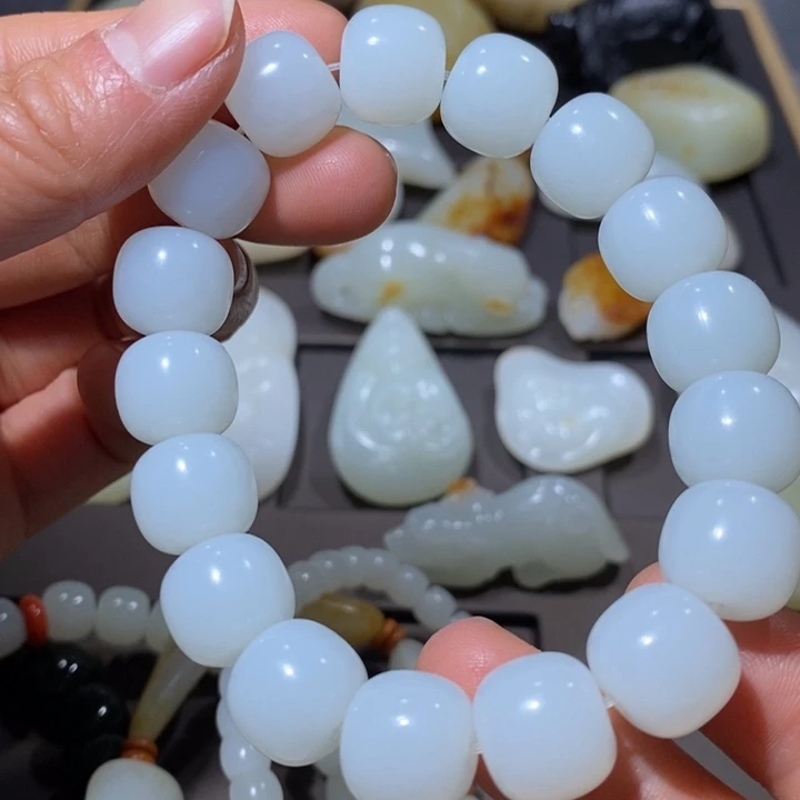 和田玉颈饰未镶嵌