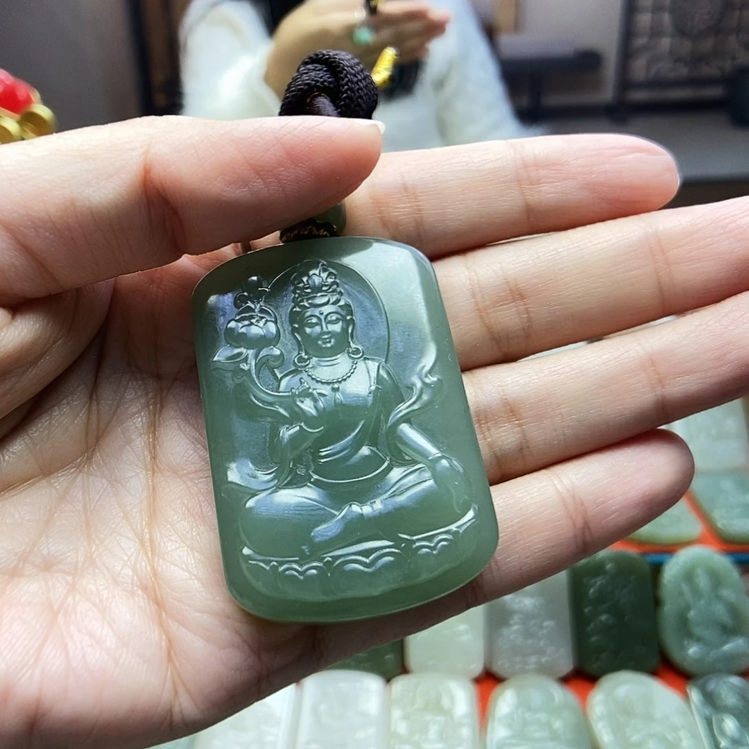 颈饰未镶嵌和田玉继*
