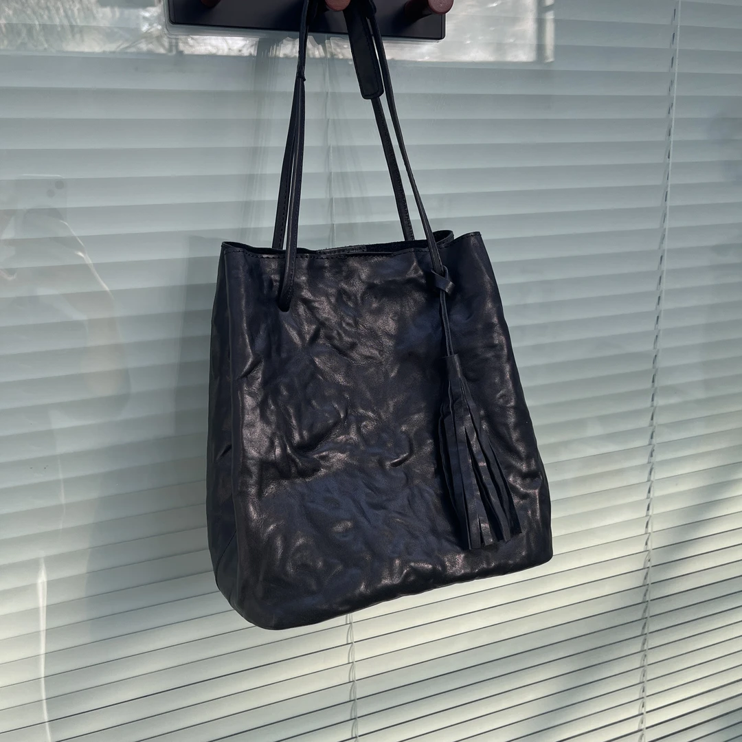 大拿手工皮具/原创头层植鞣手抓纹牛皮单肩斜挎水桶包