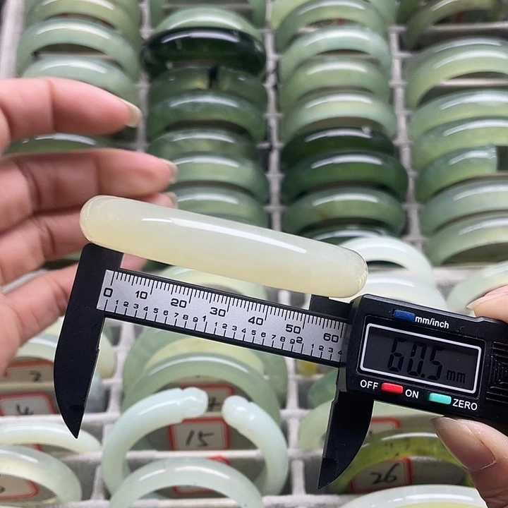 蛇纹石玉未镶嵌手镯19