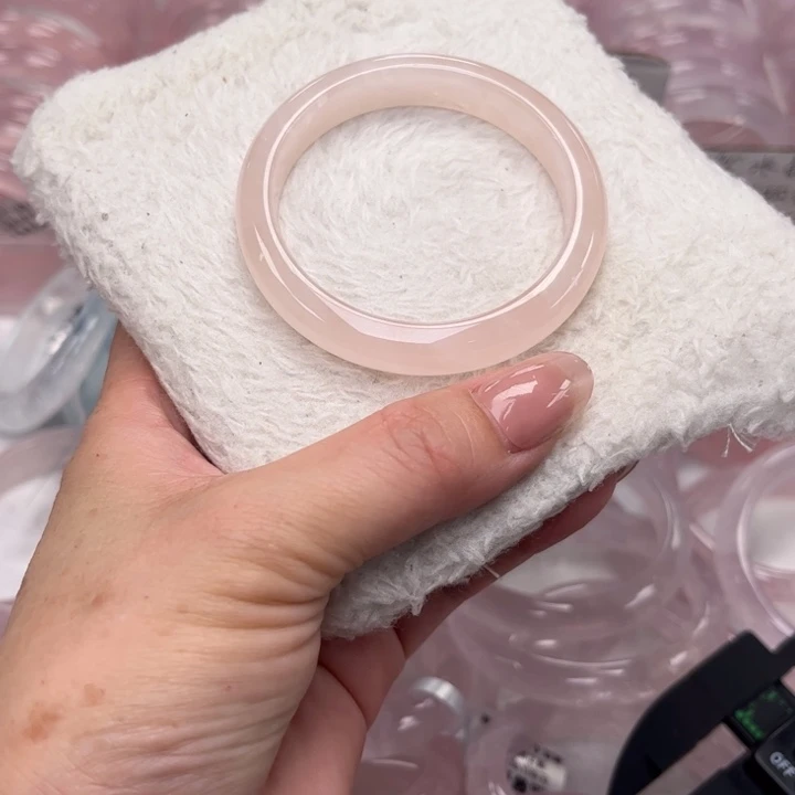 水晶手镯未镶嵌马粉50