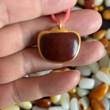 和田玉18K金镶嵌颈饰