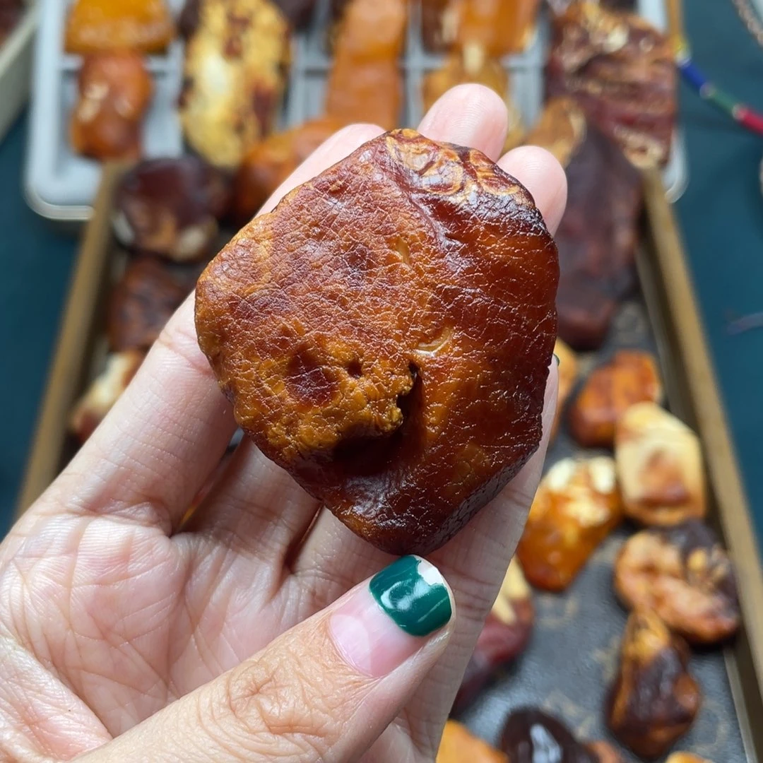 琥珀未镶嵌珠宝奇石