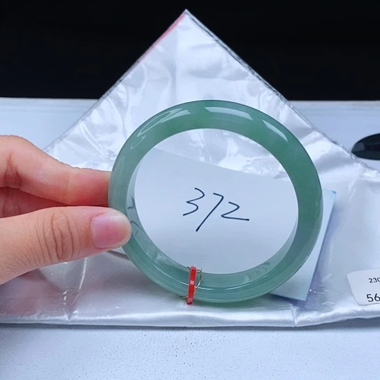 翡翠手镯未镶嵌56+正圈