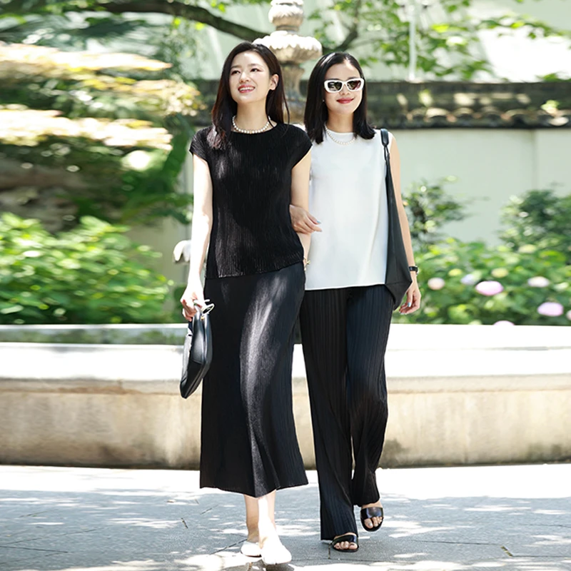 COLINWANG-空间的优雅哲学|压褶绉花缎极简显瘦半裙T恤直筒裤套装