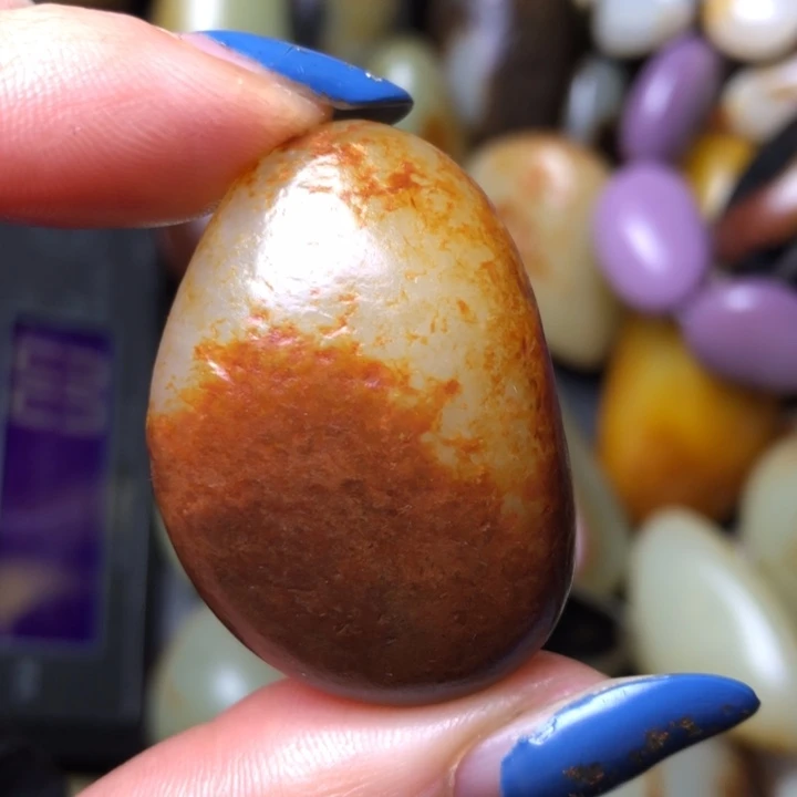 和田玉（翠青玉）未镶嵌珠宝奇石