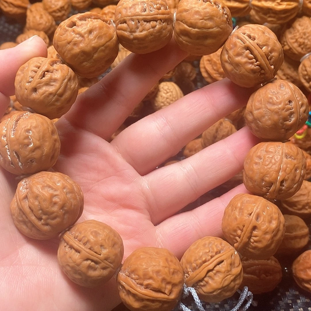 文玩核桃手串大光头