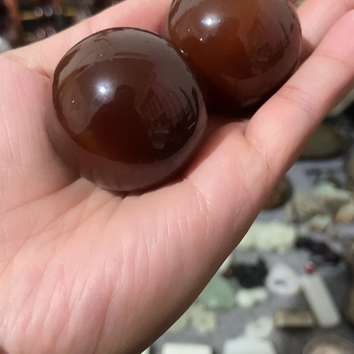 王***哥铜小件。