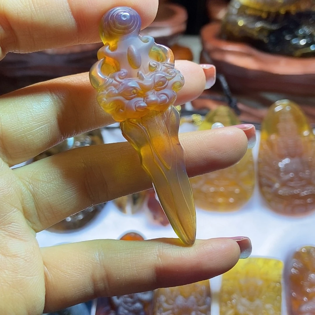 琥珀颈饰未镶嵌琥珀