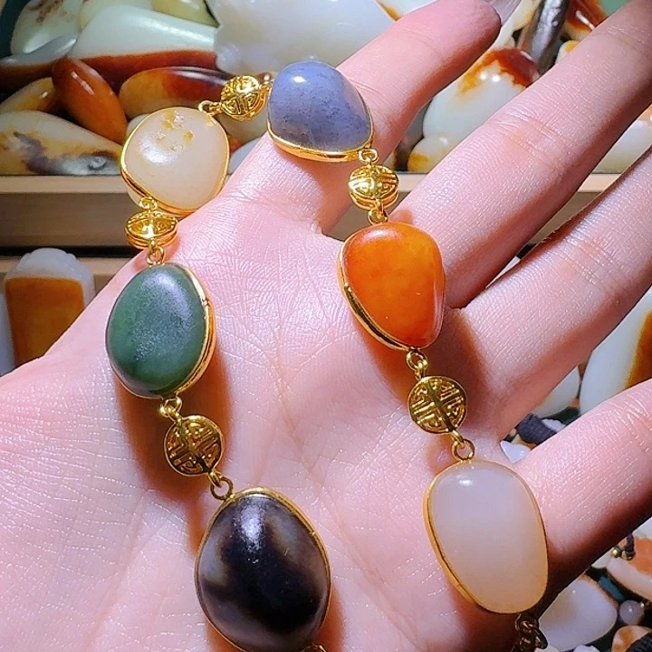 和田玉挂件未镶嵌周*?