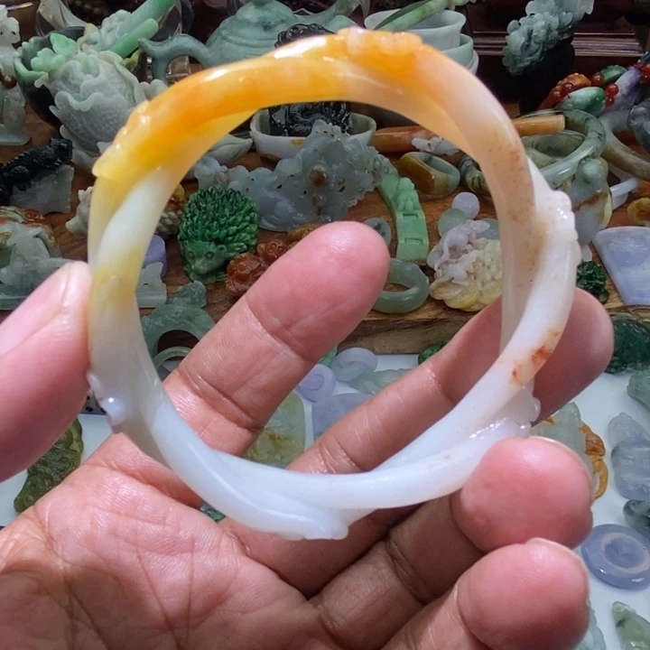 翡翠未镶嵌挂件毛货