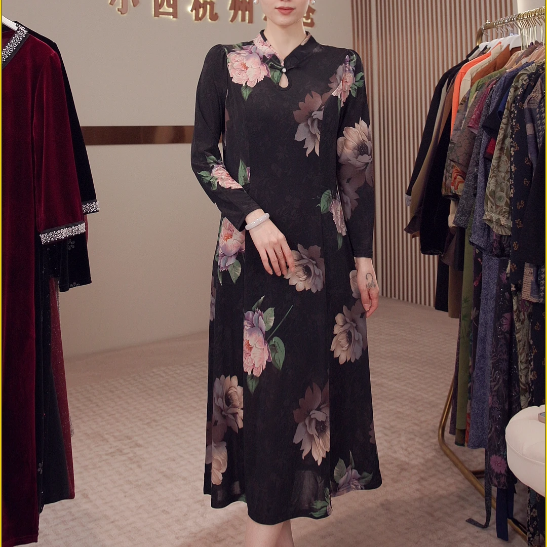 【黄小西】新款正版弹力缎长袖仿真立体花旗袍连衣裙8127-2226