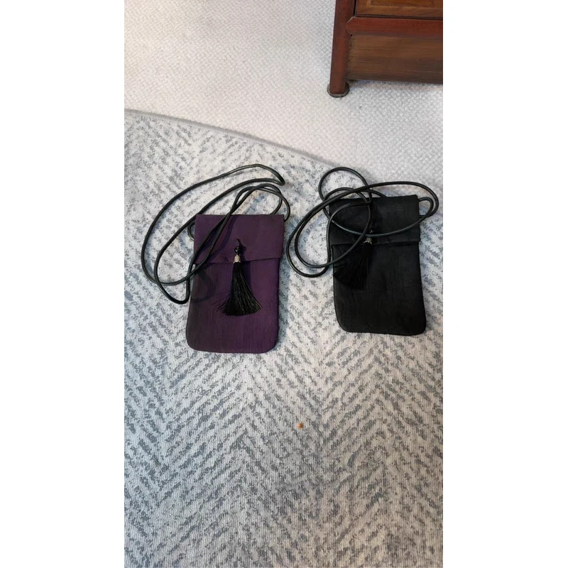 香云纱手机翻盖女包蚕丝便携斜挎包流苏国风款