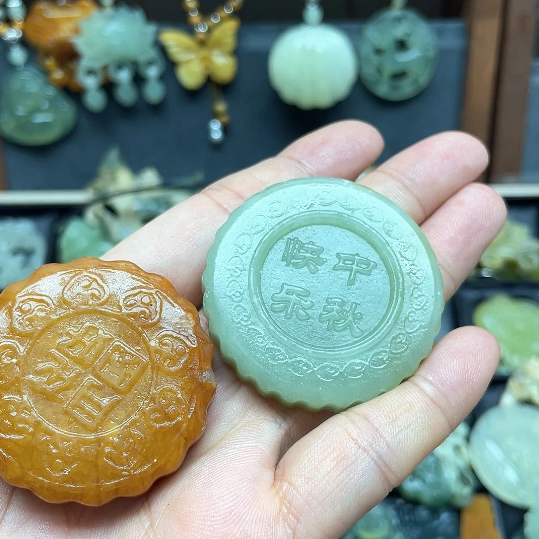 未镶嵌蛇纹石玉颈饰
