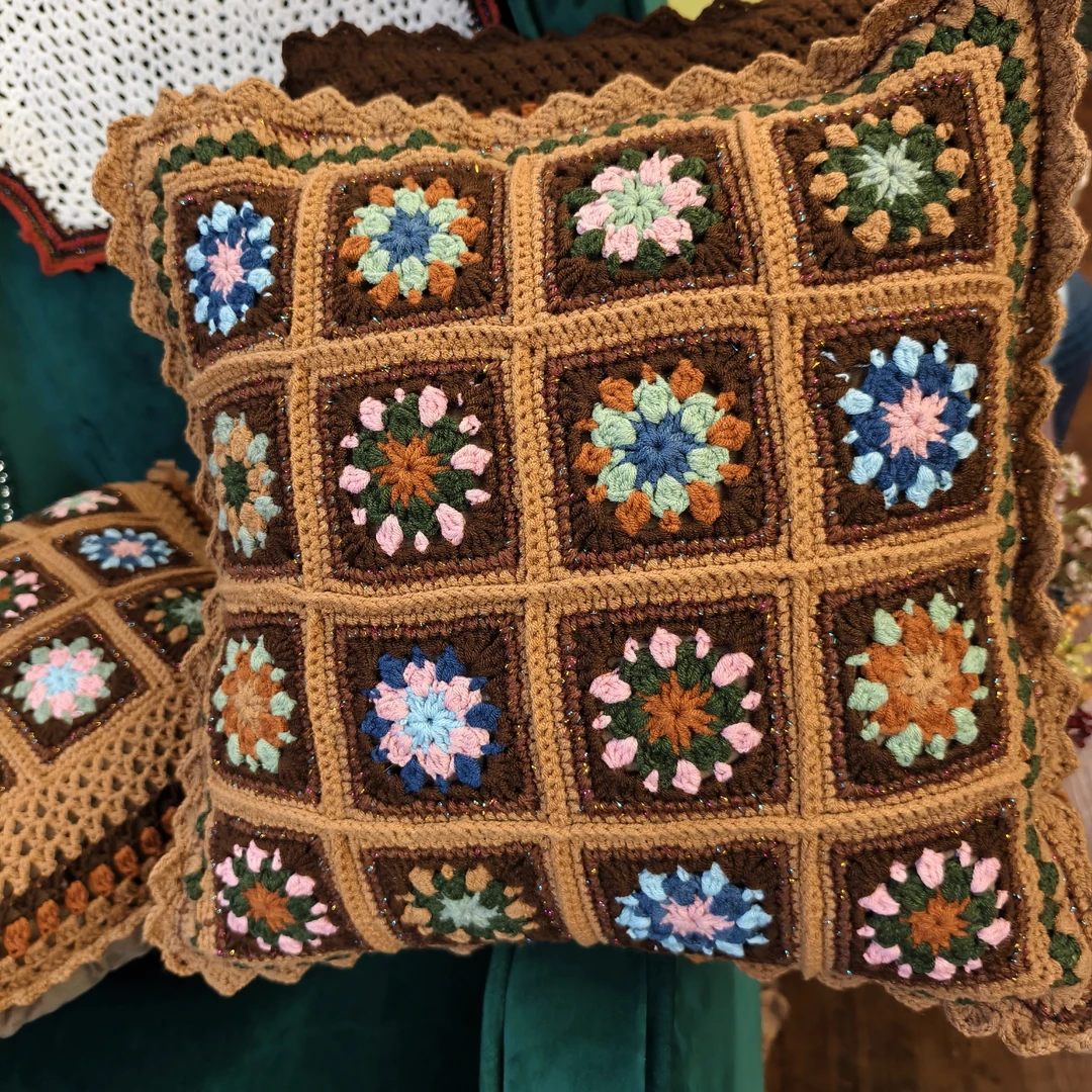 手工原创，牛奶棉抱枕，拉链款可拆洗，配500克棉芯，尺寸45cmx45cm