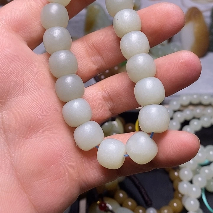 手链未镶嵌和田玉（糖玉）大*