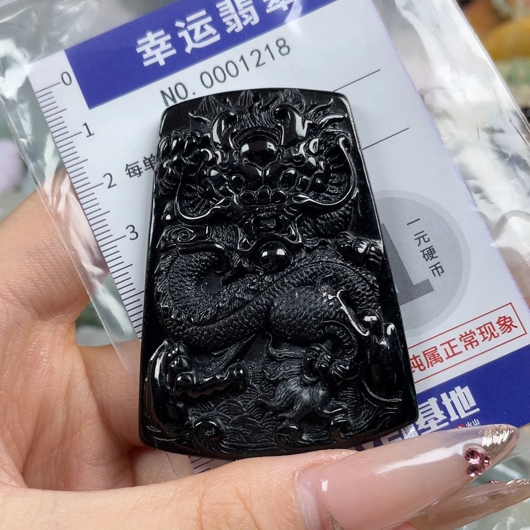 翡翠未镶嵌颈饰hhh