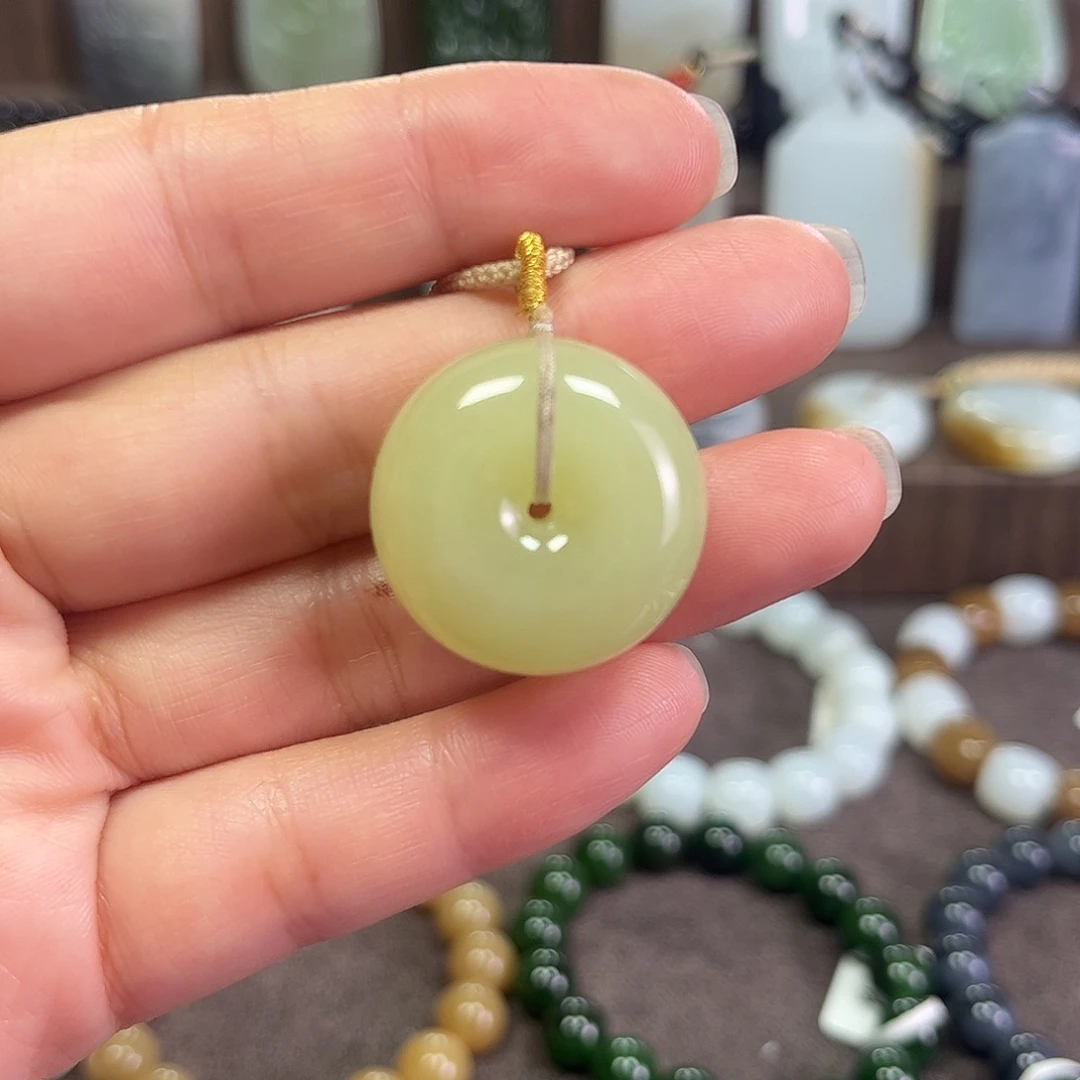 和田玉未镶嵌手串