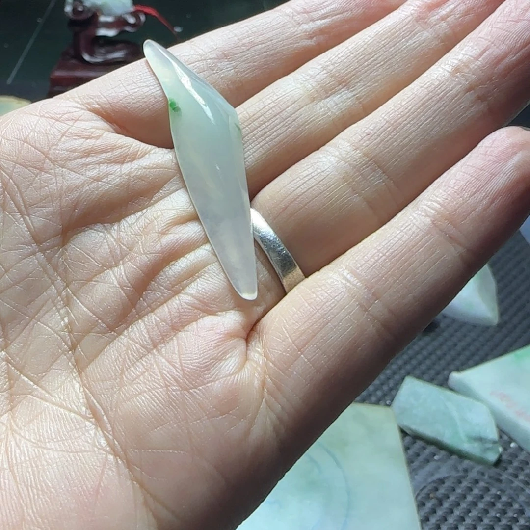 定制翡翠未镶嵌翡翠定制豆子