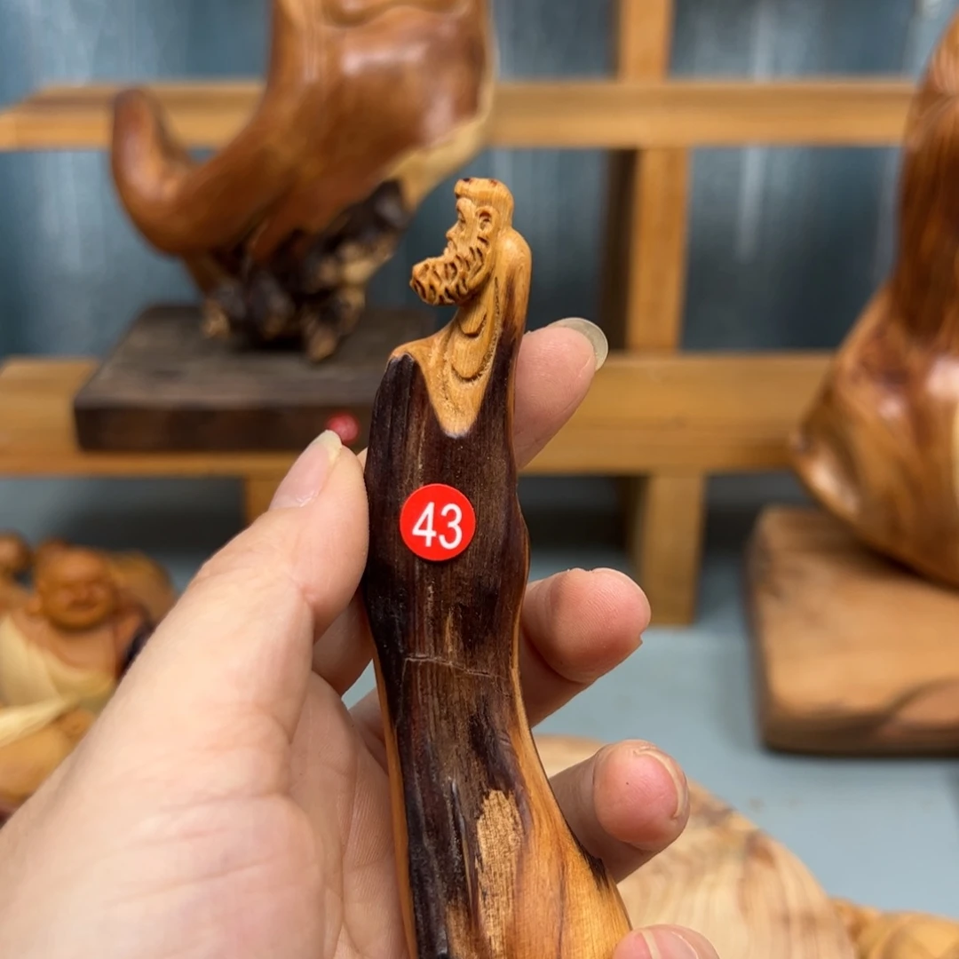 人***凉木崖柏木摆件手把件